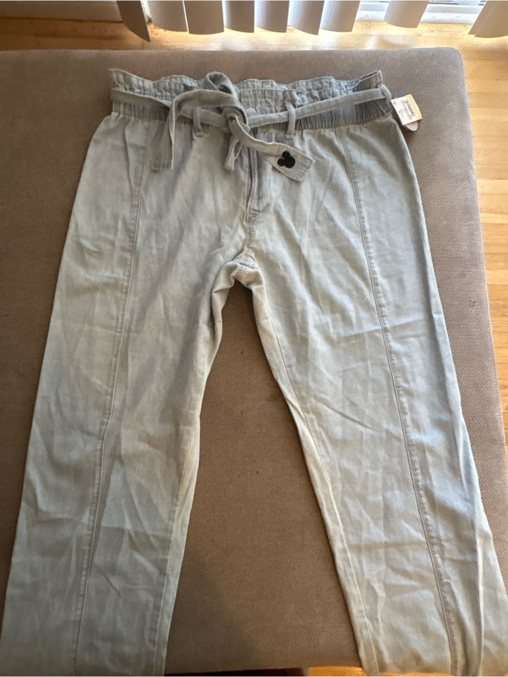 Light Wash Drawstring lightweight Jean  ankled length Casual with  Disney logo